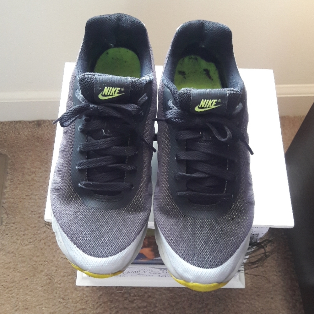 Nike Sneakers Sz 7
